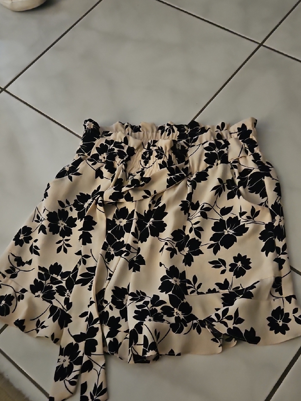 Women’s Beige Floral Tie-Waist Skirt